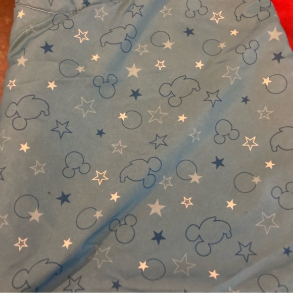 Toddler bed size Mickey Mouse Disney Blanket/Comforter. - Picture 4 of 4